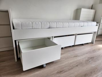 IKEA SLÄKT
Bedframe met 3 opberglades, wit, 90x200 cm beschikbaar voor biedingen