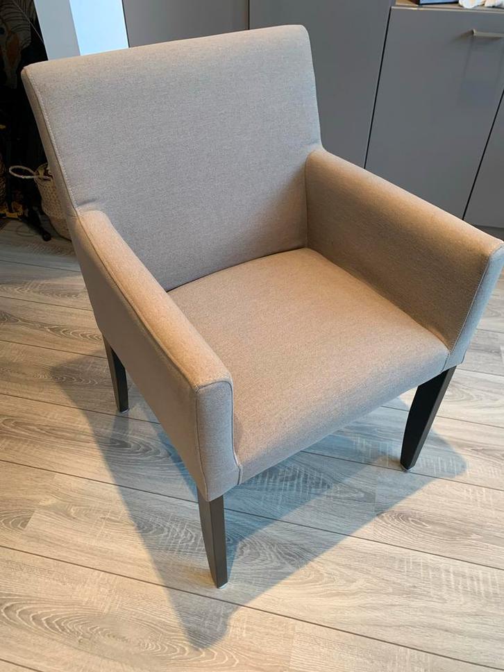 Mooie Loods 5 Eetkamerstoel met armleuning Lichtgrijs, Huis en Inrichting, Stoelen, Gebruikt, Eén, Stof, Grijs, Ophalen