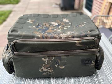 Nash suberfuge hi protect carryall medium beschikbaar voor biedingen