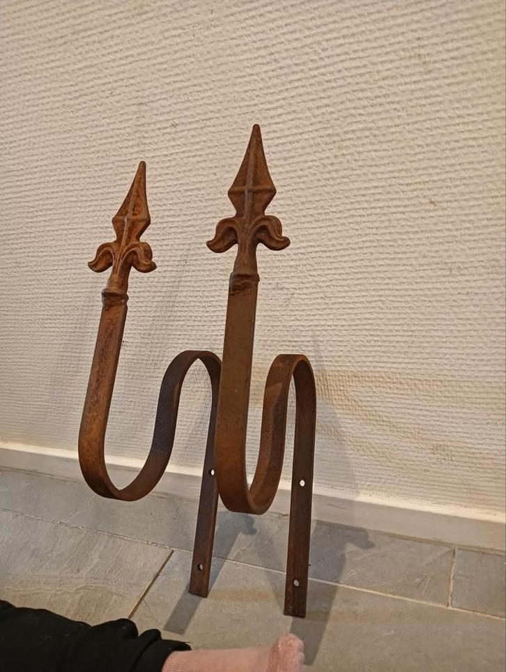 2 oude metalen sier wandhaken, Huis en Inrichting, Woonaccessoires | Kapstokken, Nieuw, Wandhaken, Minder dan 100 cm, Metaal, Ophalen