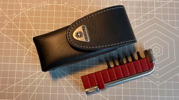 Victorinox wrench + lederen etui beschikbaar voor biedingen