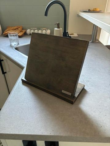 Houten messenblok - magnetisch beschikbaar voor biedingen