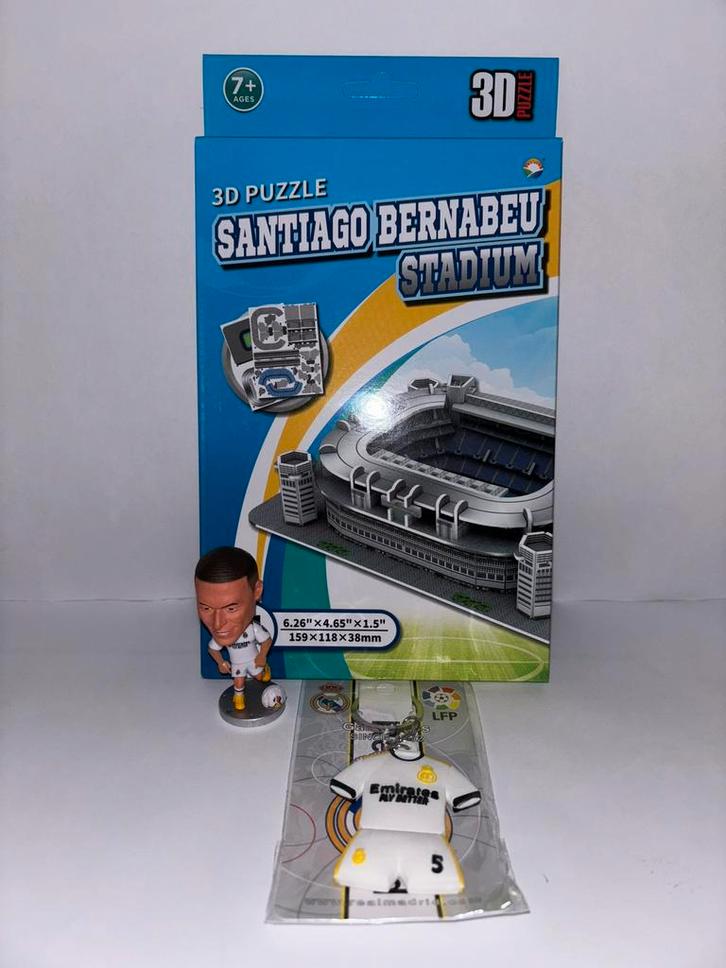 Real madrid club pakket, Verzamelen, Sportartikelen en Voetbal, Nieuw, Beeldje of Poppetje, Buitenlandse clubs, Ophalen of Verzenden