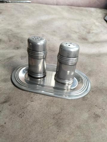 Zeer fraai peper en zout stel  beschikbaar voor biedingen