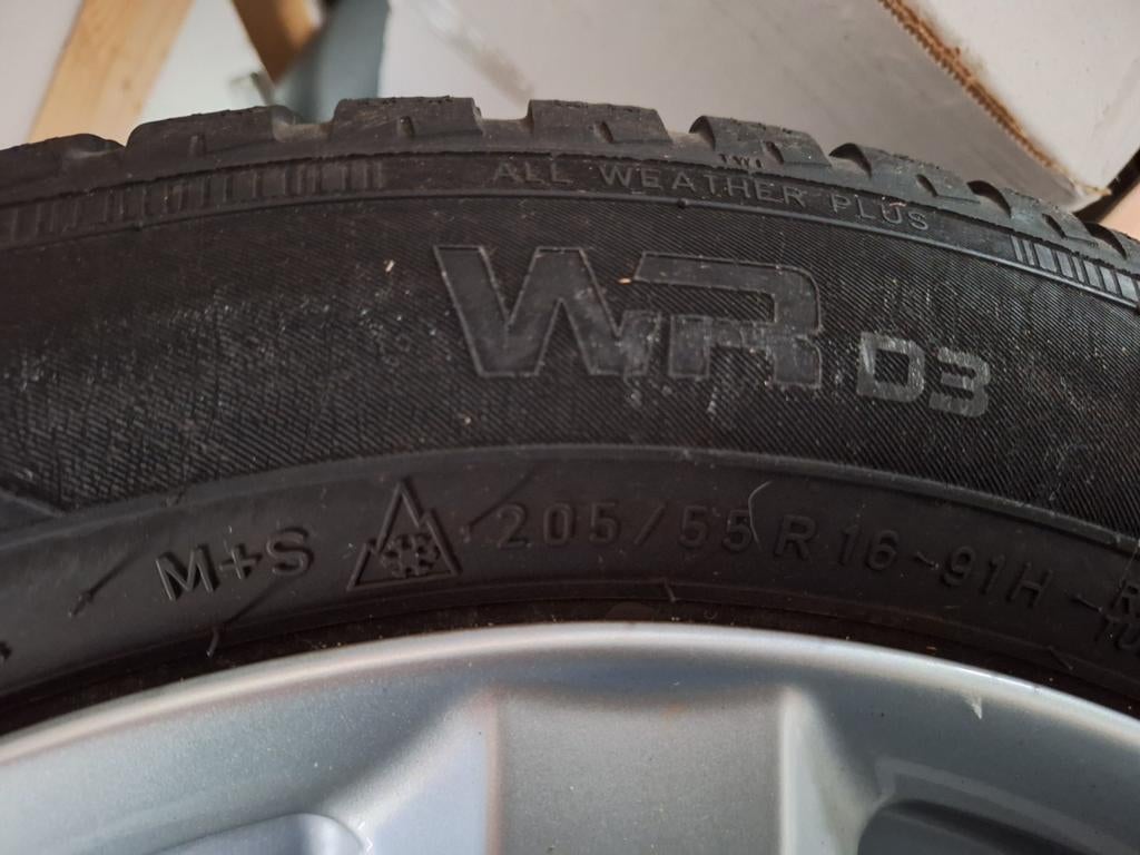 Set van 4 Nokian winterbanden 205/55 R16 91H met Enzo velgen, Ophalen, Gebruikt, Volkswagen