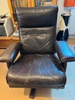 Vintage lederen draaifauteuil van Leolux. Donkerbruin., Huis en Inrichting, Fauteuils, Ophalen, Gebruikt, Hout, 75 tot 100 cm