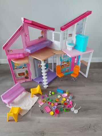 Barbie Malibu huis + veel accessoires beschikbaar voor biedingen