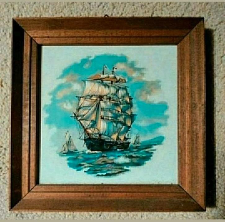 Tegeltje,hout,wand,Zeilschip,1960,muur,Wandtegels,bruin,Boot, Antiek en Kunst, Antiek | Wandborden en Tegels, Ophalen of Verzenden