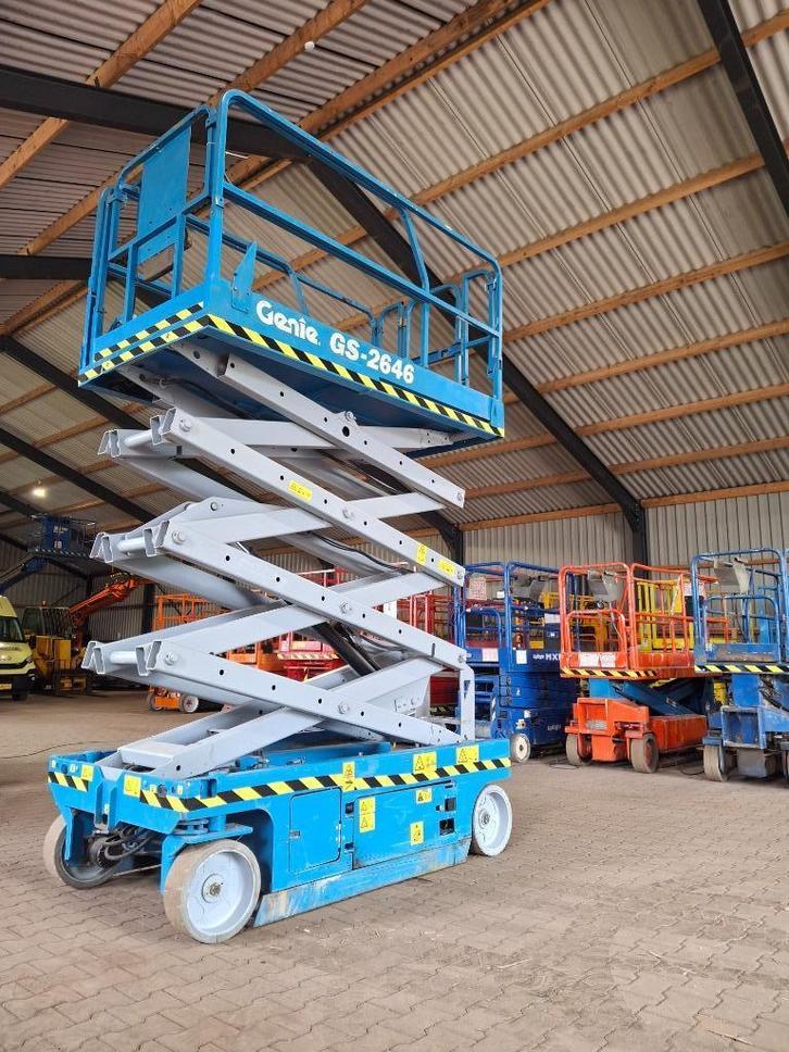 Genie GS2646 schaarhoogwerker /-9.92 meter hoogwerker, Zakelijke goederen, Machines en Bouw | Liften, Steigers en Ladders, Ophalen