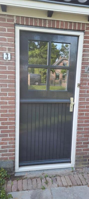 Voordeur hardhout incl kozijn beschikbaar voor biedingen