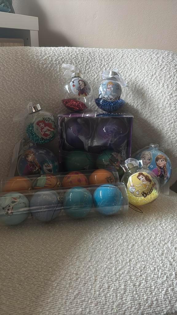 Set met 18 Disney Home kerstballen o.a. Frozen, Diversen, Kerst, Zo goed als nieuw, Ophalen of Verzenden