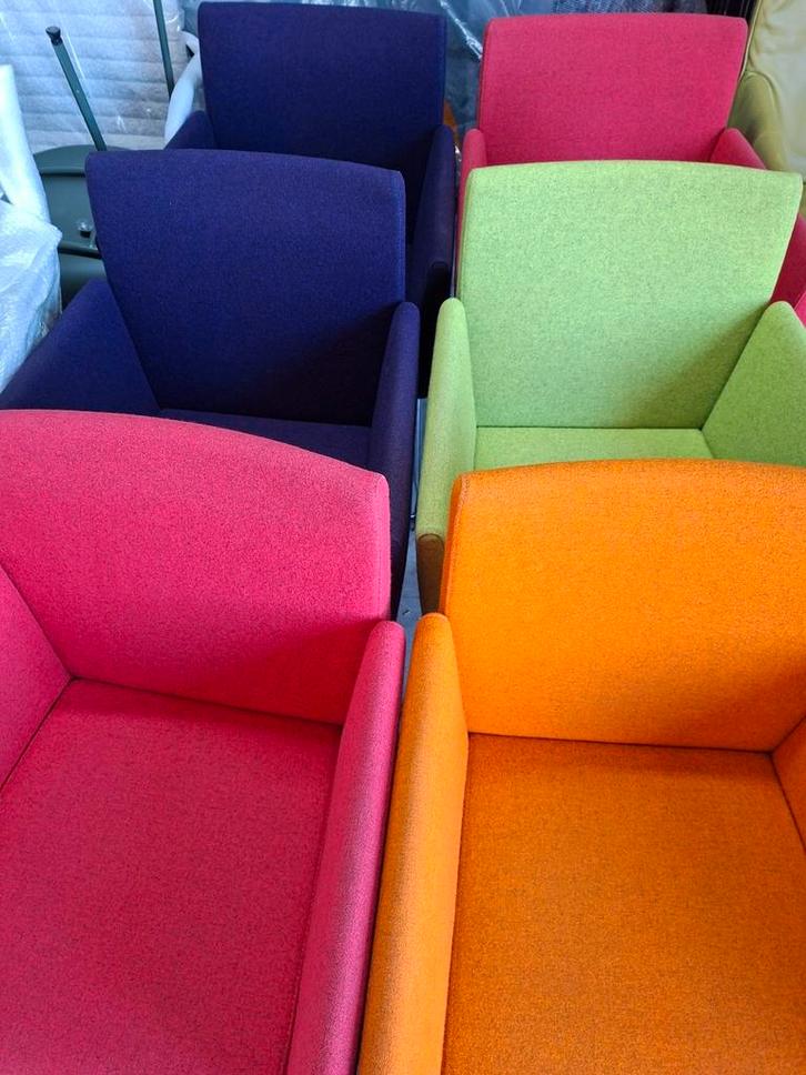 6 Artifort eettafel/vergaderstoelen, Huis en Inrichting, Stoelen, Zo goed als nieuw, Vijf, Zes of meer stoelen, Stof, Overige kleuren