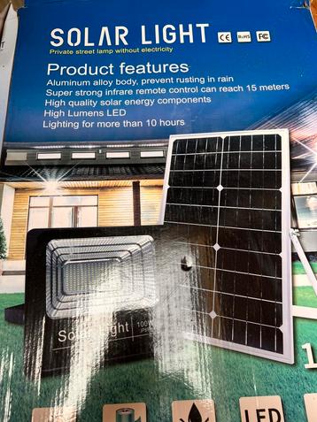 Led werklamp met zonnepanelen .5 panelen 2 lampen , hobbyset beschikbaar voor biedingen