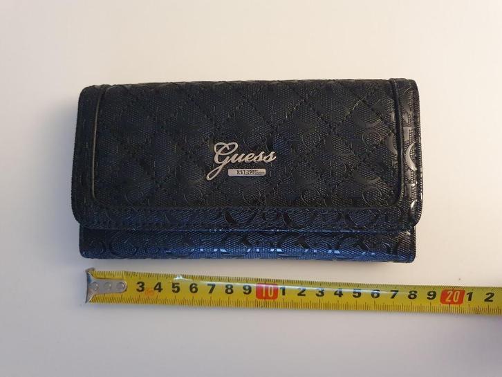 Guess portemonnee ZGAN, Sieraden, Tassen en Uiterlijk, Portemonnees, Zo goed als nieuw, Guess, Zwart, Ophalen of Verzenden