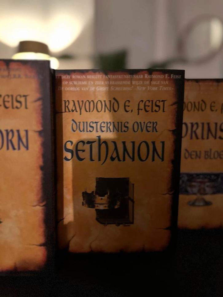 Duisternis over Sethanon - Raymond E. Feist, Boeken, Fantasy, Gelezen, Ophalen of Verzenden