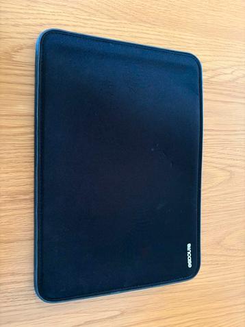 Magnetische laptop sleeve van Incase voor MacBook Air & Pro beschikbaar voor biedingen