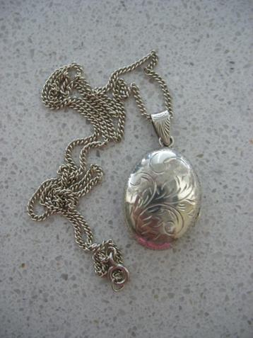 Zilveren Foto Medaillon Hanger aan Ketting Vintage beschikbaar voor biedingen