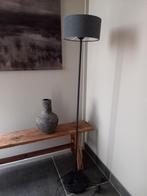 Zwarte vloerlamp met grijze kap, Huis en Inrichting, Ophalen, Zo goed als nieuw, Metaal, Modern