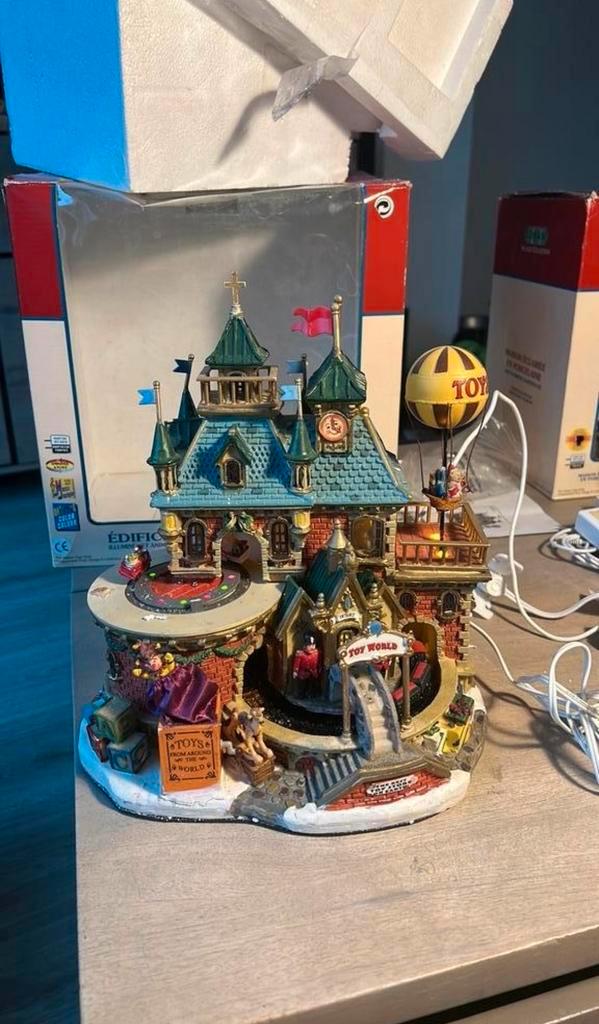 Lemax toy world kersthuisje, Diversen, Kerst, Zo goed als nieuw, Ophalen of Verzenden