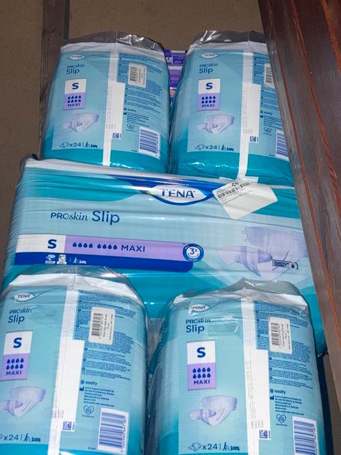 9 x tena proskin slip maxi small slipluiers incotinentie, Diversen, Verpleegmiddelen, Zo goed als nieuw, Ophalen