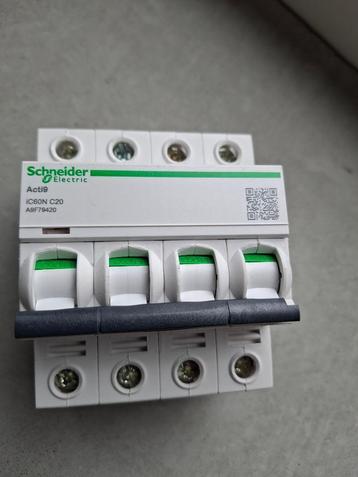 Schneider Elelctric Resi9 3p+N C20 installatie automaat beschikbaar voor biedingen