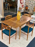 Vintage eettafel jaren 70 klein model, Huis en Inrichting, Tafels | Eettafels, Ophalen, Gebruikt, 100 tot 150 cm, .