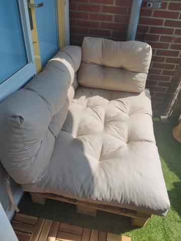 Palletkussen beige/ creme beschikbaar voor biedingen