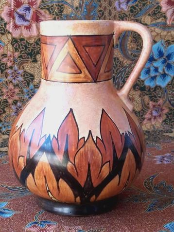 Mooie oude vaas uit Engeland van Chameleon plateel 20 cm. beschikbaar voor biedingen