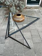 Vintage Memphis postmodern tafel geometrisch driehoekig 1990, Gebruikt, 50 tot 100 cm, Postmodern, Glas