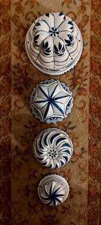 4 prachtige! Oude handbeschilderde porseleinen puddingvormen, Antiek en Kunst, Antiek | Keramiek en Aardewerk, Ophalen of Verzenden