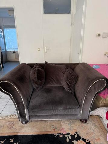 Chesterfield model 3 zits en love seat beschikbaar voor biedingen