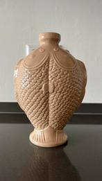 Taupe beige vaas in visvorm, Overige kleuren, Aardewerk of Porselein, Ophalen of Verzenden, Zo goed als nieuw