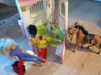 Barbie paarden stal plus paarden en Barbie, Kinderen en Baby's, Ophalen of Verzenden, Zo goed als nieuw, Barbie