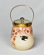 Antiek Opaline Candy potje Floraal decor met een Zwaluw, Ophalen of Verzenden