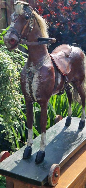 Prachtig groot antiek lederen jaren 50/60 paard (brocante) beschikbaar voor biedingen