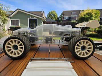 Unieke 1/8 elektro RC Truggy – custom 7075 alu chassis beschikbaar voor biedingen