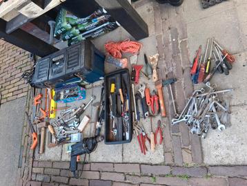 Partij handgereedschap koffers boormachine steek hamer beschikbaar voor biedingen