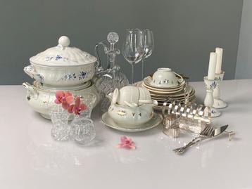 Servies, bestek en glazen te huur voor de feestdagen. beschikbaar voor biedingen