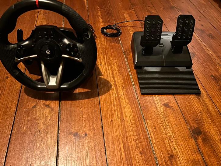 HORI stuur en rem&gas pedalen voor xbox en pc, Spelcomputers en Games, Games | Xbox One, Gebruikt, Racen en Vliegen, 1 speler