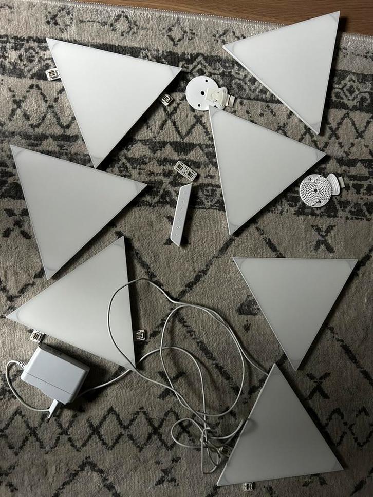Nanoleaf Triangles / Shapes Panels (7x + Hub), Huis en Inrichting, Lampen | Wandlampen, Zo goed als nieuw, Kunststof, Ophalen