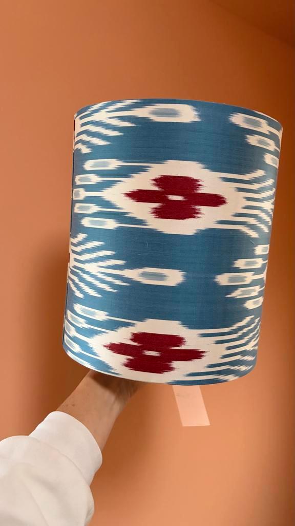 Lampenkap van Oezbeekse ikat stof, Huis en Inrichting, Lampen | Lampenkappen, Nieuw, Minder dan 25 cm, Rond, Overige kleuren, Ophalen of Verzenden