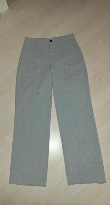 Lichtgrijze broek Pull&Bear maat XL beschikbaar voor biedingen
