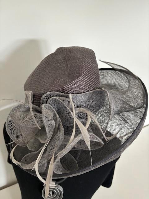 Dames Gelegenheidshoed, Kleding | Dames, Dames-kledingpakketten, Zo goed als nieuw, Maat 46/48 (XL) of groter, Ophalen