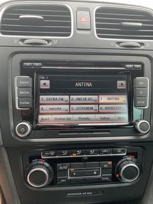 ORGI VW RADIO RCD 510 SCHERM GOLF POLO CADDY T5 T6 MET CODE, Auto diversen, Autoradio's, Zo goed als nieuw, Ophalen of Verzenden