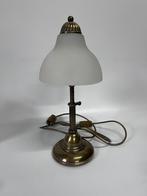 Tafellamp brons vintage wit glazen kap, Ophalen of Verzenden, Gebruikt, Metaal, Minder dan 50 cm