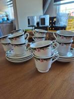 12-delig theeservies met bloemmotief, Antiek en Kunst, Antiek | Servies compleet, Ophalen of Verzenden