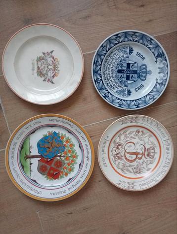 Set van 4 Jubileum Borden in Goede Staat beschikbaar voor biedingen