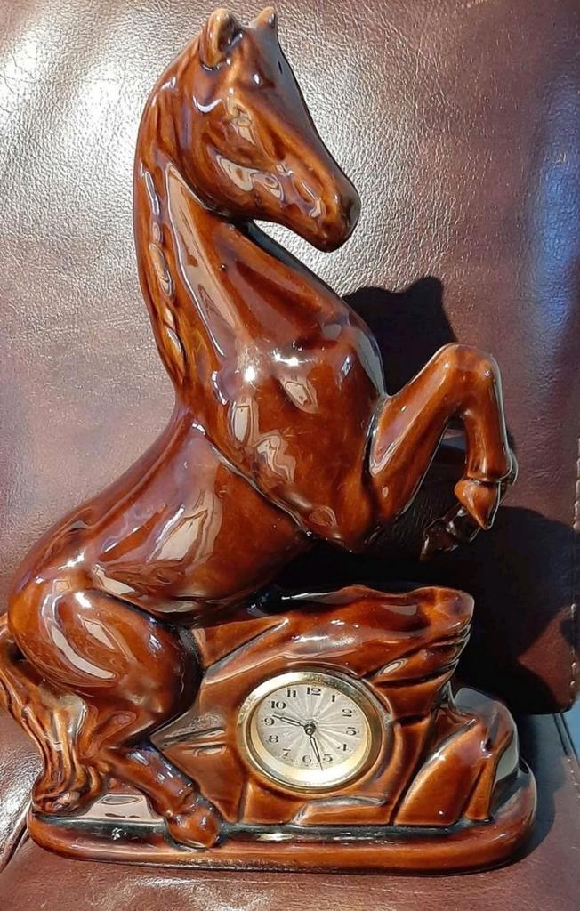 Vintage Paardenbeeld Klok keramiek, Antiek en Kunst, Antiek | Klokken, Ophalen of Verzenden