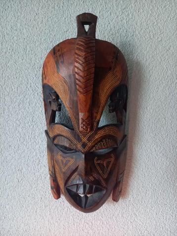 Prachtig Afrikaans houten masker beschikbaar voor biedingen