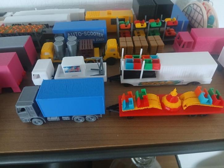 Break Dance KERMIS middenbouw en een aanhangwagen, Hobby en Vrije tijd, Modelbouw | Auto's en Voertuigen, Nieuw, Auto, Groter dan 1:32